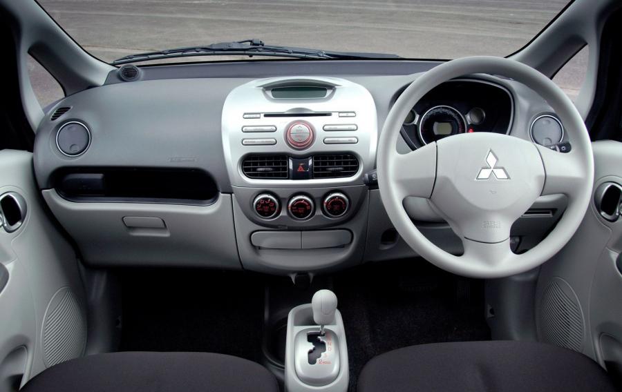  Mitsubishi i 2006 года  (фото 4 из 27)